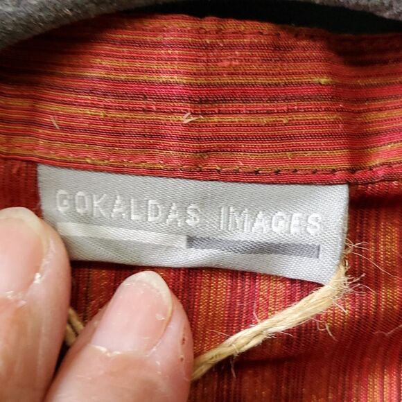 GOKALDAS IMAGES, silk blouse‎ size small. This lovely blouse has an Asian… - Picture 8 of 11